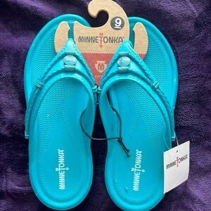 Blue green Minnetonka size 9 flip flops 🩴 brand new with tags 🏷️